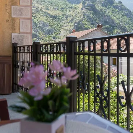 Ena Apartment Kotor Exterior foto