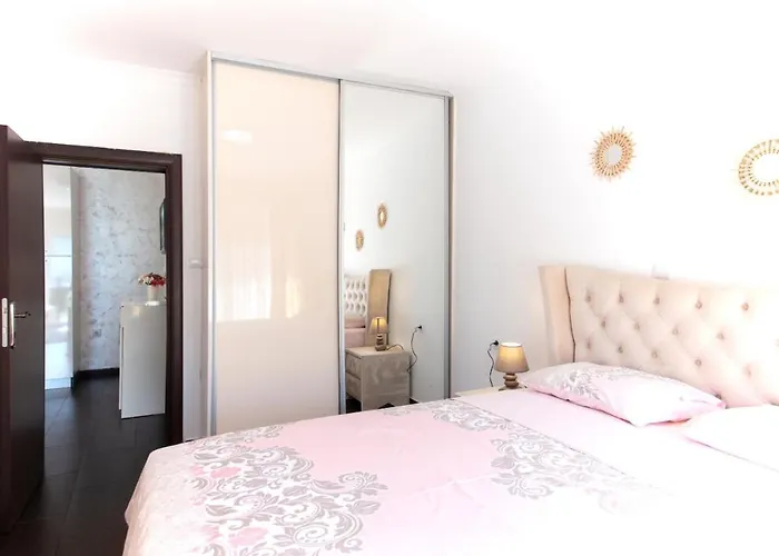 Ena Apartment