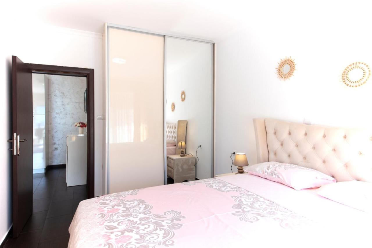 Ena Apartment *